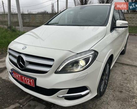 Белый Мерседес Б-класс, объемом двигателя 0 л и пробегом 54 тыс. км за 10200 $, фото 1 на Automoto.ua