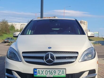 Белый Мерседес Б-класс, объемом двигателя 0 л и пробегом 138 тыс. км за 10800 $, фото 1 на Automoto.ua
