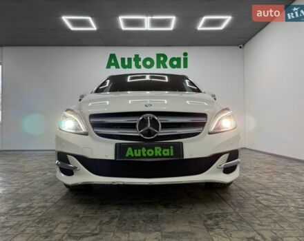 Белый Мерседес Б-класс, объемом двигателя 0 л и пробегом 110 тыс. км за 10500 $, фото 1 на Automoto.ua