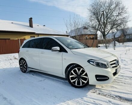Белый Мерседес Б-класс, объемом двигателя 2.1 л и пробегом 67 тыс. км за 17500 $, фото 1 на Automoto.ua