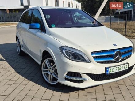 Белый Мерседес Б-класс, объемом двигателя 0 л и пробегом 62 тыс. км за 12000 $, фото 1 на Automoto.ua