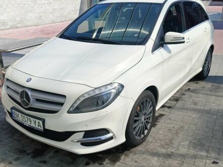 Білий Мерседес Б-клас, об'ємом двигуна 0 л та пробігом 87 тис. км за 14600 $, фото 1 на Automoto.ua