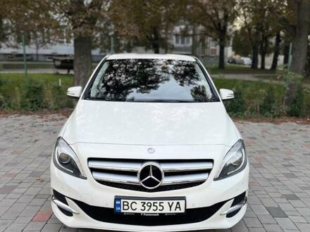 Мерседес Б-класс 2016 в Бродах на Automoto.ua Белый Мерседес Б-класс, объемом двигателя 0 л и пробегом 122 тыс. км за 10000 $, фото 1 на Automoto.ua