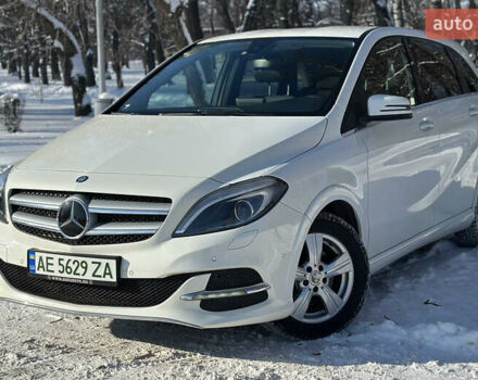 Белый Мерседес Б-класс, объемом двигателя 0 л и пробегом 68 тыс. км за 13300 $, фото 1 на Automoto.ua