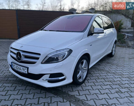 Белый Мерседес Б-класс, объемом двигателя 0 л и пробегом 65 тыс. км за 13900 $, фото 1 на Automoto.ua