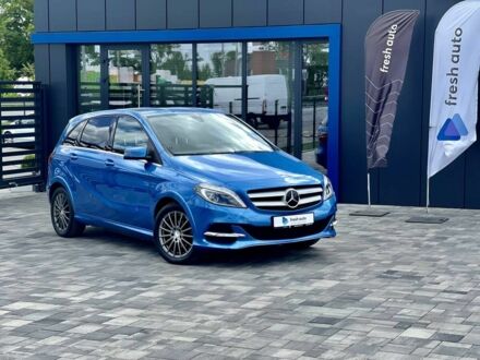 Мерседес Б-клас 2017 у Рівному на Automoto.ua Білий Мерседес Б-клас, об'ємом двигуна 0 л та пробігом 104 тис. км за 10500 $, фото 1 на Automoto.ua