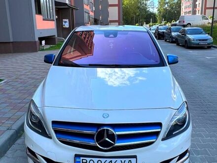 Мерседес Б-класс 2017 в Черновцах на Automoto.ua Белый Мерседес Б-класс, объемом двигателя 0 л и пробегом 93 тыс. км за 12200 $, фото 1 на Automoto.ua