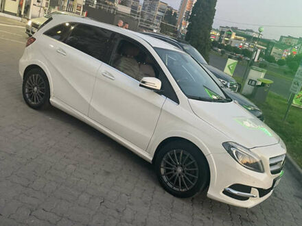 Білий Мерседес Б-клас, об'ємом двигуна 0 л та пробігом 206 тис. км за 11600 $, фото 1 на Automoto.ua