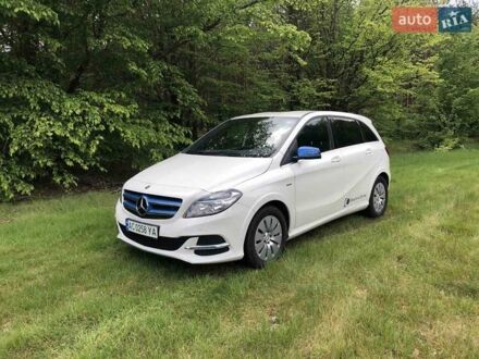 Белый Мерседес Б-класс, объемом двигателя 0 л и пробегом 43 тыс. км за 14800 $, фото 1 на Automoto.ua