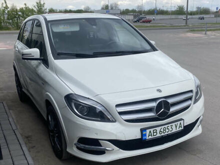 Мерседес Б-класс 2017 в Виннице на Automoto.ua Белый Мерседес Б-класс, объемом двигателя 0 л и пробегом 131 тыс. км за 10500 $, фото 1 на Automoto.ua