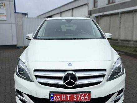 Белый Мерседес Б-класс, объемом двигателя 0 л и пробегом 96 тыс. км за 9600 $, фото 1 на Automoto.ua