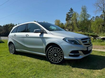 Мерседес Б-клас 2017 у Києві на Automoto.ua Білий Мерседес Б-клас, об'ємом двигуна 0 л та пробігом 70 тис. км за 9400 $, фото 1 на Automoto.ua