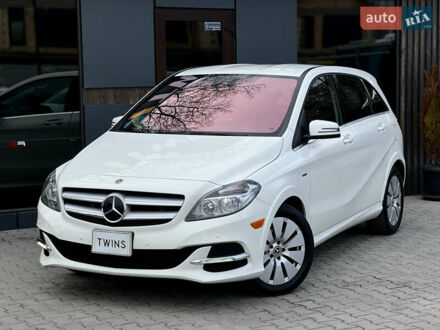 Білий Мерседес Б-клас, об'ємом двигуна 0 л та пробігом 52 тис. км за 10900 $, фото 1 на Automoto.ua