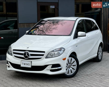 Белый Мерседес Б-класс, объемом двигателя 0 л и пробегом 52 тыс. км за 10900 $, фото 1 на Automoto.ua