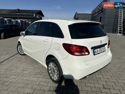 Мерседес Б-класс 2018 в Теребовле на Automoto.ua Белый Мерседес Б-класс, объемом двигателя 2.1 л и пробегом 287 тыс. км за 15500 $, фото 1 на Automoto.ua