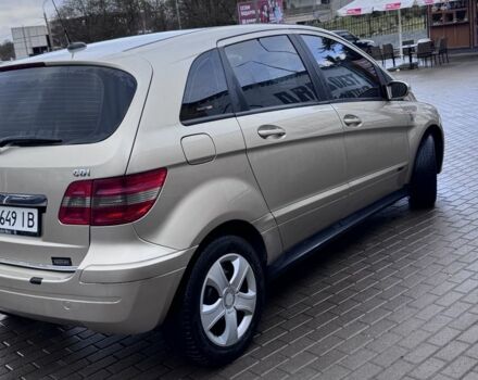 Бежевый Мерседес Б-класс, объемом двигателя 2 л и пробегом 286 тыс. км за 5450 $, фото 1 на Automoto.ua