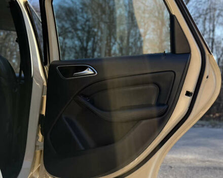 Бежевий Мерседес Б-клас, об'ємом двигуна 1.5 л та пробігом 318 тис. км за 10500 $, фото 9 на Automoto.ua