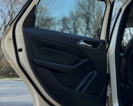 Бежевий Мерседес Б-клас, об'ємом двигуна 1.5 л та пробігом 318 тис. км за 10500 $, фото 7 на Automoto.ua