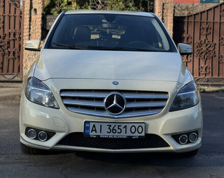 Бежевий Мерседес Б-клас, об'ємом двигуна 1.5 л та пробігом 318 тис. км за 10500 $, фото 1 на Automoto.ua