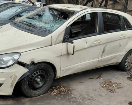 Бежевый Мерседес Б-класс, объемом двигателя 1.99 л и пробегом 300 тыс. км за 1850 $, фото 2 на Automoto.ua