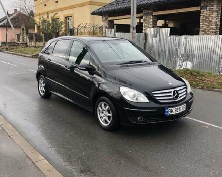 Черный Мерседес Б-класс, объемом двигателя 1.7 л и пробегом 290 тыс. км за 4500 $, фото 1 на Automoto.ua