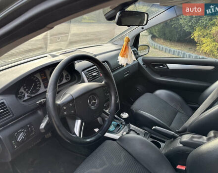 Черный Мерседес Б-класс, объемом двигателя 2 л и пробегом 315 тыс. км за 6900 $, фото 8 на Automoto.ua