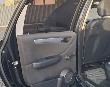 Черный Мерседес Б-класс, объемом двигателя 1.7 л и пробегом 234 тыс. км за 6000 $, фото 44 на Automoto.ua