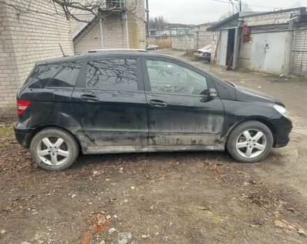 Черный Мерседес Б-класс, объемом двигателя 2 л и пробегом 192 тыс. км за 3800 $, фото 1 на Automoto.ua