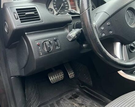 Чорний Мерседес Б-клас, об'ємом двигуна 1.99 л та пробігом 193 тис. км за 6500 $, фото 16 на Automoto.ua