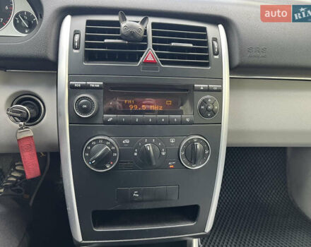 Черный Мерседес Б-класс, объемом двигателя 2.03 л и пробегом 230 тыс. км за 6150 $, фото 60 на Automoto.ua