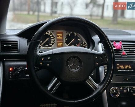 Чорний Мерседес Б-клас, об'ємом двигуна 2 л та пробігом 193 тис. км за 7700 $, фото 54 на Automoto.ua