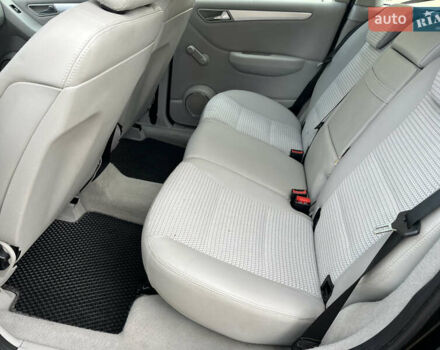 Чорний Мерседес Б-клас, об'ємом двигуна 2.03 л та пробігом 230 тис. км за 6400 $, фото 46 на Automoto.ua