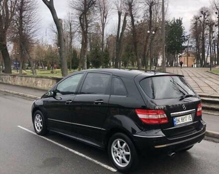 Черный Мерседес Б-класс, объемом двигателя 1.7 л и пробегом 290 тыс. км за 4500 $, фото 4 на Automoto.ua