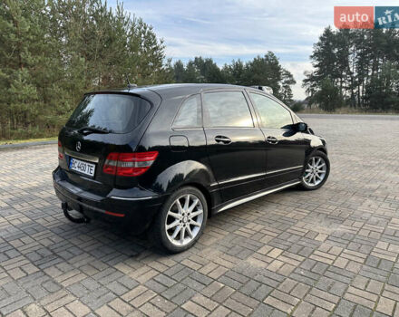 Черный Мерседес Б-класс, объемом двигателя 2 л и пробегом 315 тыс. км за 6900 $, фото 4 на Automoto.ua