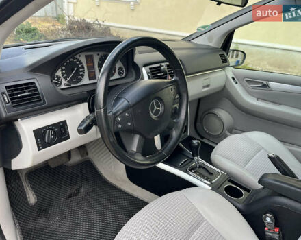 Чорний Мерседес Б-клас, об'ємом двигуна 2.03 л та пробігом 230 тис. км за 6400 $, фото 43 на Automoto.ua
