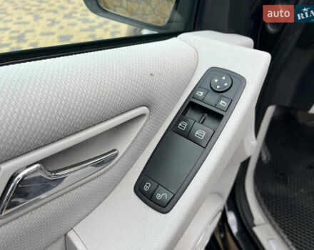 Черный Мерседес Б-класс, объемом двигателя 2.03 л и пробегом 230 тыс. км за 6150 $, фото 43 на Automoto.ua