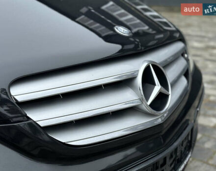 Чорний Мерседес Б-клас, об'ємом двигуна 2 л та пробігом 193 тис. км за 7700 $, фото 21 на Automoto.ua