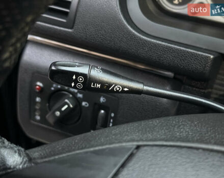 Чорний Мерседес Б-клас, об'ємом двигуна 2 л та пробігом 193 тис. км за 7700 $, фото 41 на Automoto.ua