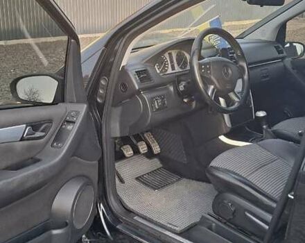 Черный Мерседес Б-класс, объемом двигателя 1.7 л и пробегом 234 тыс. км за 6000 $, фото 27 на Automoto.ua