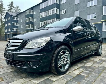 Черный Мерседес Б-класс, объемом двигателя 2 л и пробегом 193 тыс. км за 7700 $, фото 1 на Automoto.ua