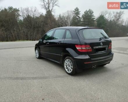 Чорний Мерседес Б-клас, об'ємом двигуна 2 л та пробігом 228 тис. км за 6400 $, фото 4 на Automoto.ua