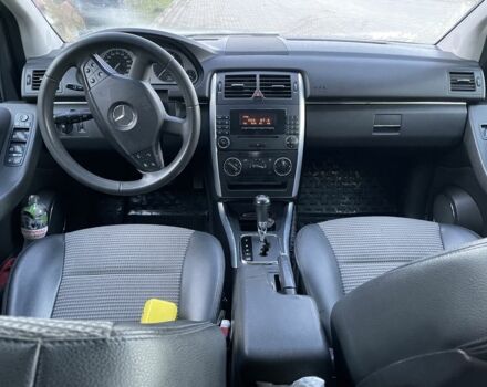 Чорний Мерседес Б-клас, об'ємом двигуна 2 л та пробігом 270 тис. км за 5500 $, фото 18 на Automoto.ua