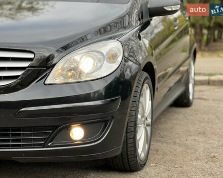 Мерседес Б-клас 2006 у Миколаєві на Automoto.ua Чорний Мерседес Б-клас, об'ємом двигуна 1.5 л та пробігом 320 тис. км за 5500 $, фото 3 на Automoto.ua