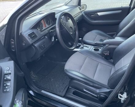 Чорний Мерседес Б-клас, об'ємом двигуна 2 л та пробігом 270 тис. км за 5500 $, фото 21 на Automoto.ua