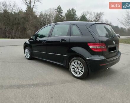 Чорний Мерседес Б-клас, об'ємом двигуна 2 л та пробігом 228 тис. км за 6400 $, фото 7 на Automoto.ua