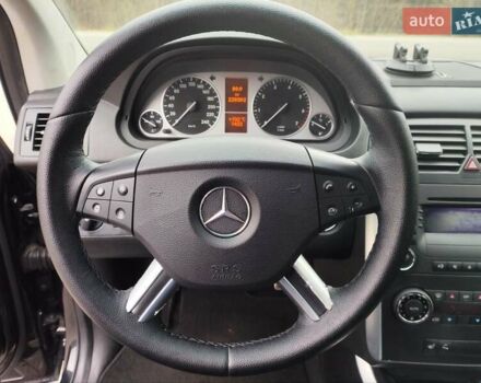 Чорний Мерседес Б-клас, об'ємом двигуна 2 л та пробігом 228 тис. км за 6400 $, фото 16 на Automoto.ua