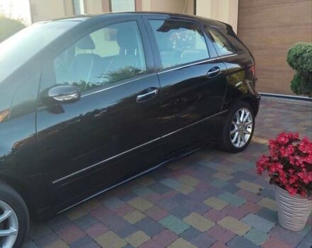 Чорний Мерседес Б-клас, об'ємом двигуна 2 л та пробігом 192 тис. км за 7200 $, фото 5 на Automoto.ua