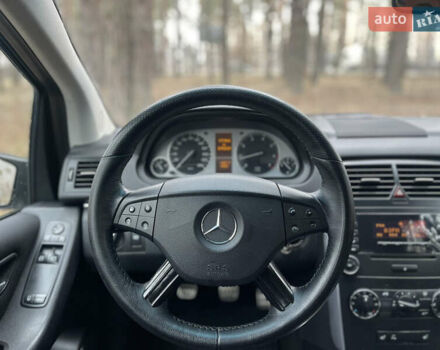 Черный Мерседес Б-класс, объемом двигателя 2.03 л и пробегом 274 тыс. км за 5749 $, фото 14 на Automoto.ua