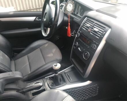 Черный Мерседес Б-класс, объемом двигателя 1.7 л и пробегом 221 тыс. км за 6500 $, фото 3 на Automoto.ua