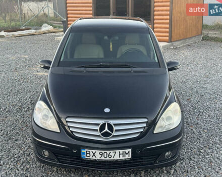 Черный Мерседес Б-класс, объемом двигателя 1.99 л и пробегом 330 тыс. км за 4999 $, фото 3 на Automoto.ua